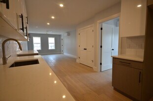 435 Market St, Unit 302 in Boston, MA - Building Photo