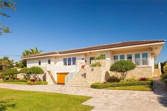 6831 Sunrise Ct in Coral Gables, FL - Building Photo - Building Photo