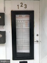 123 W Mulberry St in Baltimore, MD - Building Photo