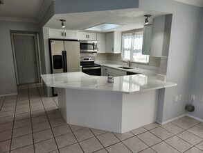 9837 Marlinton Ln in Port Richey, FL - Building Photo - Building Photo