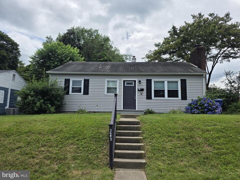 3945 Rauch St in Harrisburg, PA - Building Photo