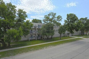 990-1000 Markham Rd in Winnipeg, MB - Building Photo