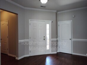 8611 Burnside Ln in Charlotte, NC - Foto de edificio - Building Photo