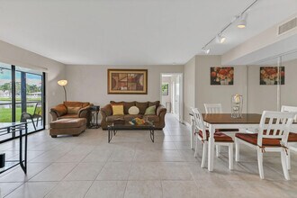 15465 Lakes of Delray Blvd in Delray Beach, FL - Building Photo - Building Photo