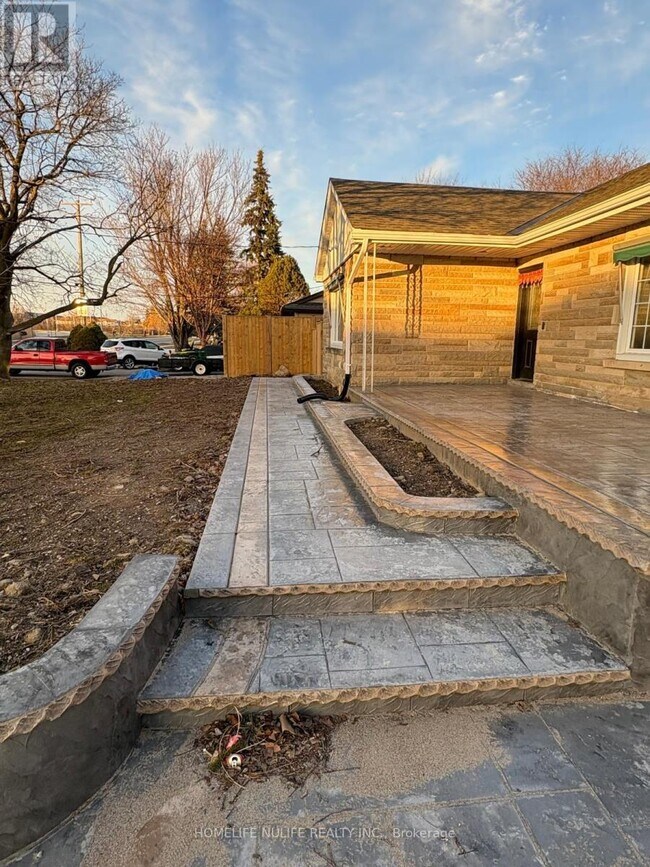 188 Parkside Dr in Hamilton, ON - Building Photo - Building Photo