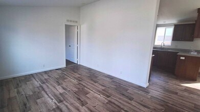 543 N Lamb Blvd in Las Vegas, NV - Building Photo - Building Photo