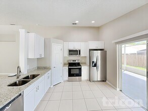6209 Cannoli Pl, Unit 1/2 in Riverview, FL - Foto de edificio - Building Photo