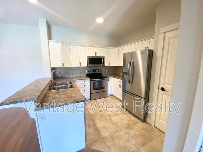 property at 2551-2551 Shoreline Dr