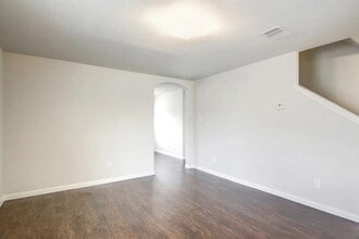 5627 Post Oak Manor Dr in Houston, TX - Building Photo - Building Photo