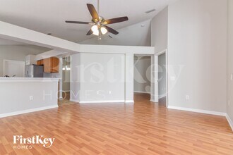 6931 Waterbrook Ct, Unit 302-A in Gibsonton, FL - Foto de edificio - Building Photo