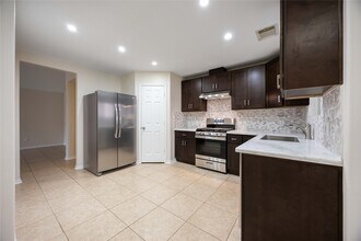 19551 Dawn Canyon Rd in Houston, TX - Building Photo - Building Photo