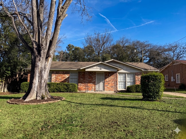 property at 5125 E Linda Cir