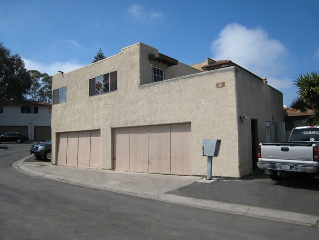 604 Calle Campana in San Clemente, CA - Foto de edificio - Building Photo