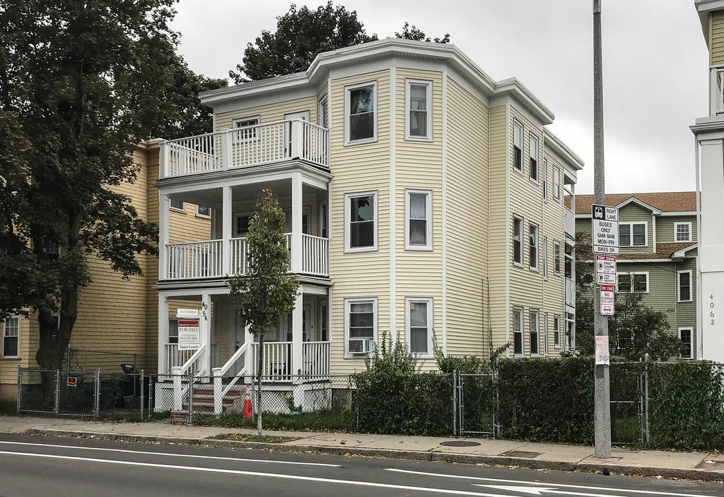 4058 Washington St in Roslindale, MA - Foto de edificio