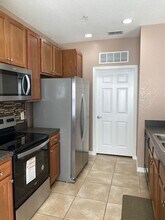 2424 Grand Central Pkwy in Orlando, FL - Building Photo - Building Photo