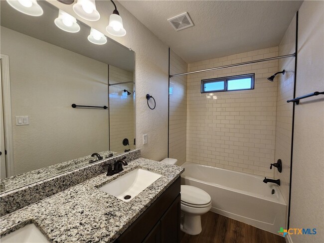 321 Untermaier St in Canyon Lake, TX - Building Photo - Building Photo