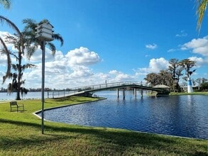 1401 W State Road 50 in Clermont, FL - Foto de edificio - Building Photo