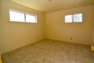 2419 E 8th St in Tulsa, OK - Building Photo - Interior Photo