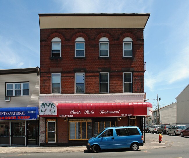 217 Straight St in Paterson, NJ - Building Photo - Building Photo
