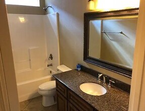 118 S 9th St in Nederland, TX - Building Photo - Building Photo