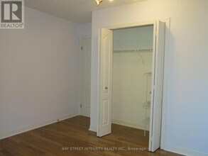 38 Orkney Crescent in London, ON - Building Photo - Building Photo