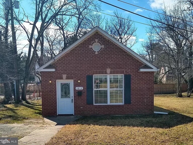 4813 Calvert Rd in College Park, MD - Foto de edificio