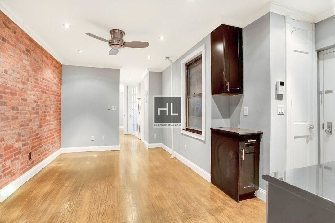E 9TH ST. in New York, NY - Building Photo