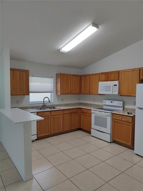 844 Bloomingdale Dr in Davenport, FL - Building Photo - Building Photo
