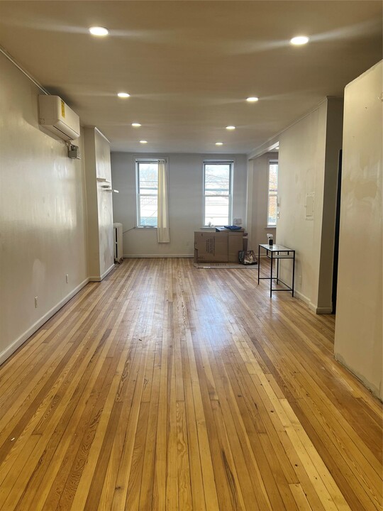 182 Jericho Turnpike in Floral Park, NY - Building Photo