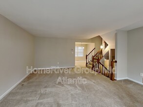 313 Cloude's Mill Dr in Alexandria, VA - Building Photo - Building Photo