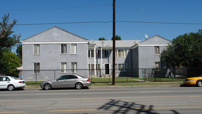 12547 Burbank Blvd in Valley Village, CA - Building Photo - Building Photo