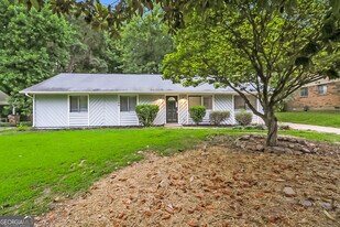 10084 Silent Trail in Jonesboro, GA - Building Photo