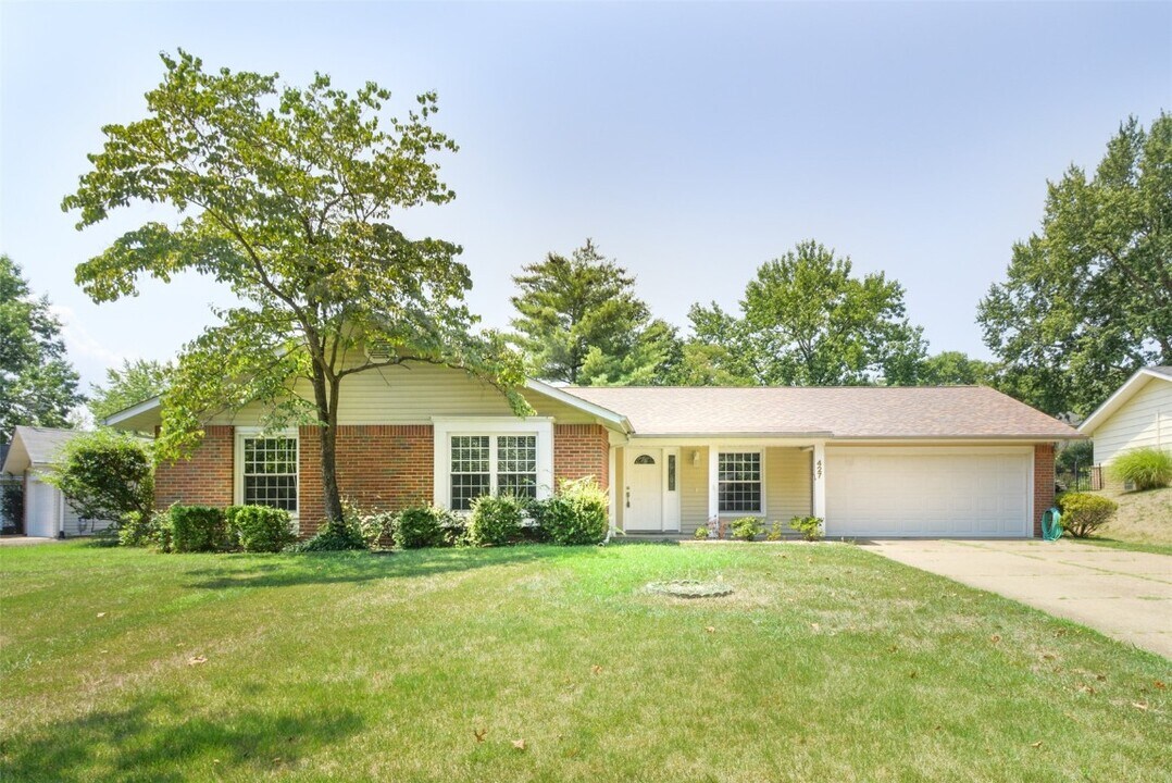 427 Brass Lamp Dr in Ballwin, MO - Building Photo