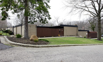 Grand Woodlands Apartments in Tallmadge, OH - Building Photo - Building Photo