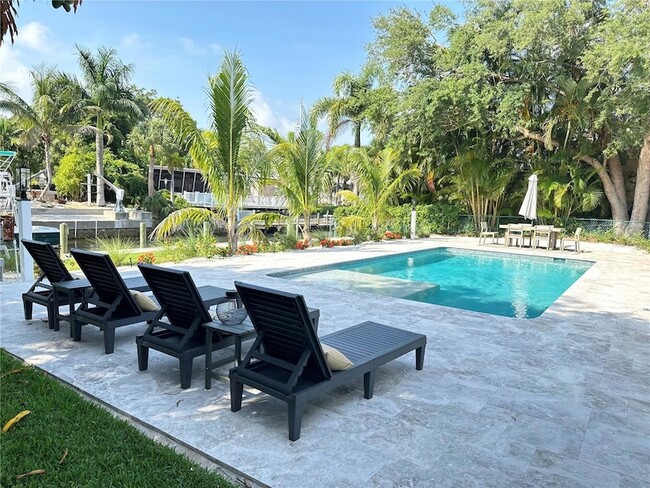 property at 1723 Stanford Ln