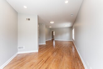 4324 W Addison St in Chicago, IL - Building Photo - Building Photo