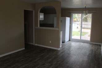 834 Lewis Dr in Daytona Beach, FL - Building Photo - Building Photo