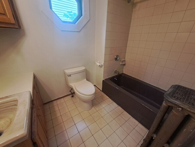 46 Princeton St, Unit #1 in Boston, MA - Foto de edificio - Building Photo