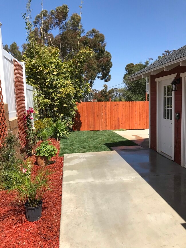 706 Vale View Dr in Vista, CA - Building Photo - Building Photo