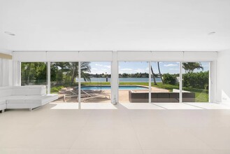 1800 Daytonia Rd in Miami Beach, FL - Building Photo - Building Photo