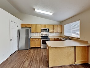 6868 Jackling Way in West Jordan, UT - Building Photo - Building Photo