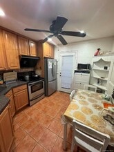 17 Cove Ln in Levittown, NY - Building Photo - Building Photo