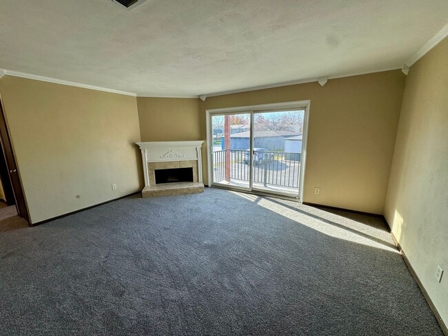 3045 4th St in Moline, IL - Building Photo - Building Photo