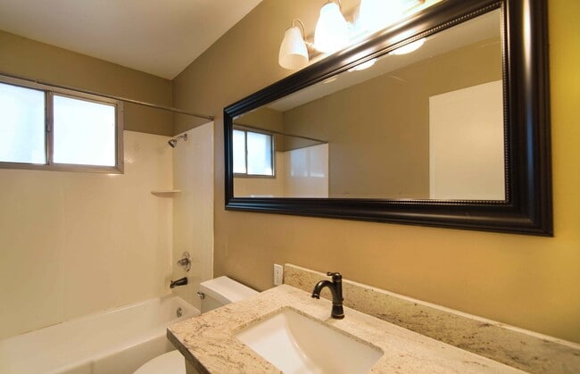 1272 E Manhatton Dr in Tempe, AZ - Building Photo - Building Photo