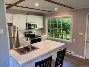 28 Whisconier Rd in Brookfield, CT - Building Photo - Building Photo