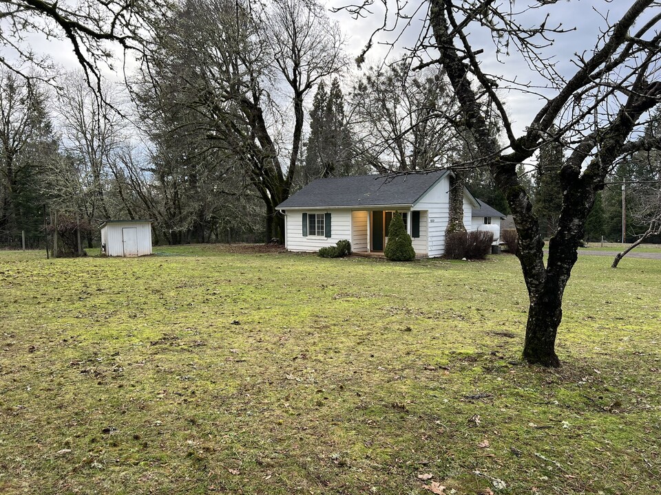 1804 Southside Rd in Grants Pass, OR - Building Photo
