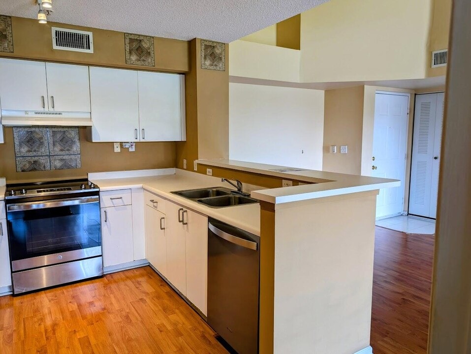 7824 Sonoma Springs Cir in Greenacres, FL - Building Photo