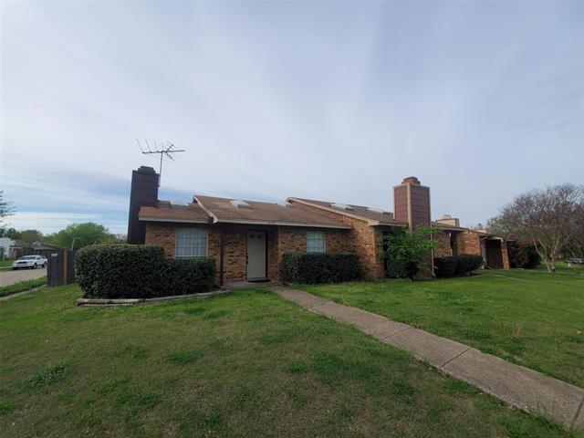 1402 Butterfield Dr in Mesquite, TX - Building Photo - Building Photo