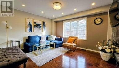 500 Sixteen Mile Dr in Oakville, ON - Building Photo - Building Photo