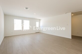 3701 Los Cabos Dr in Mustang, OK - Building Photo - Building Photo